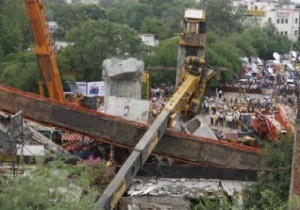 new-delhi-crane-accident