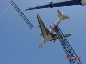 Here is a 747 fly over at the River Rock Casino crane erection.The tip wind meter rocketed up about 30 seconds after the plane passed by