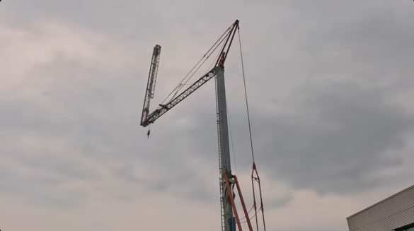 Watch the San Marco SMH420 come to life in this fast-paced time-lapse as Bigfoot Crane Company coordinates a precise, efficient crane erection on site.